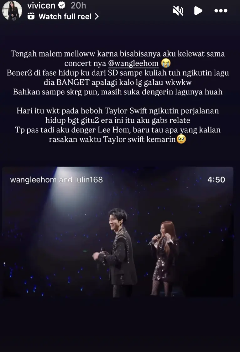 A screenshot of an Instagram story with Indonesian text expressing emotional feelings about missing a concert. Below the text is a concert photo showing Wang Leehom performing on stage with a female singer. Both are smiling and holding microphones, with a sea of blue light sticks glowing in the audience behind them.